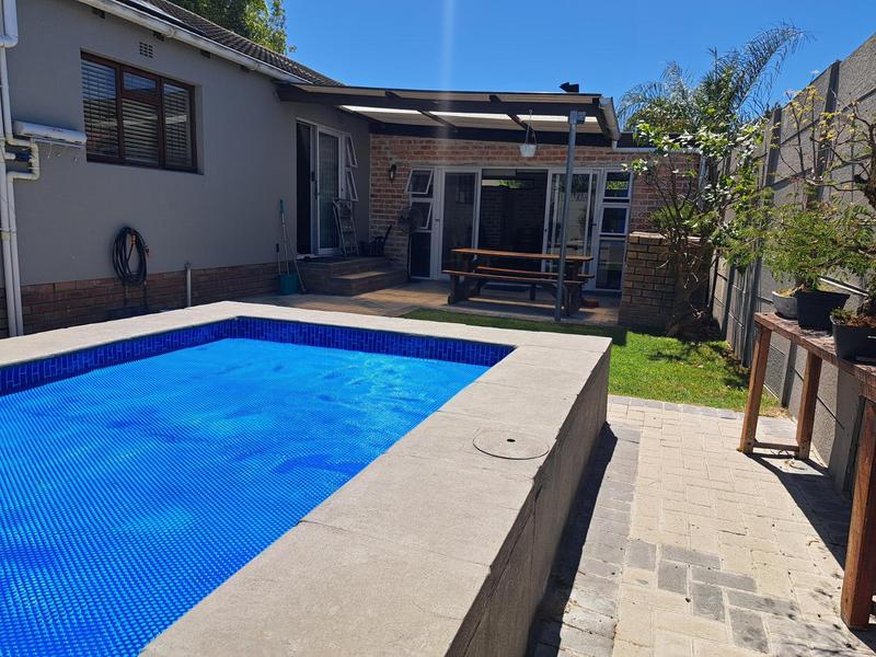 3 Bedroom Property for Sale in Vredekloof East Western Cape